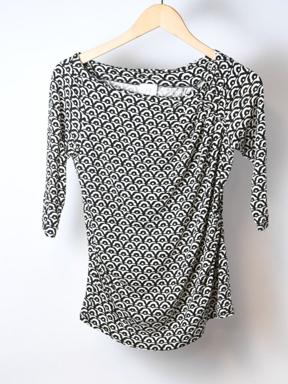 Julienne W Size S Black and White Geometric Long Sleeve Draped Blouse 3/4 Sleeve